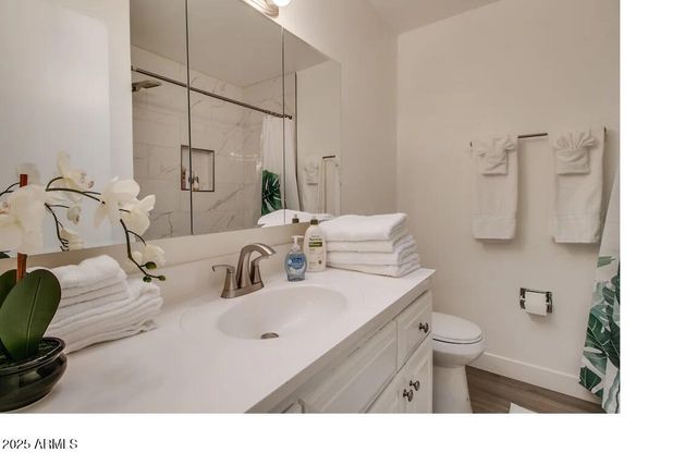 6809 E Earll Drive E, Scottsdale, AZ 85251