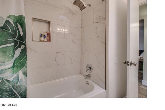 6809 E Earll Drive E, Scottsdale, AZ 85251