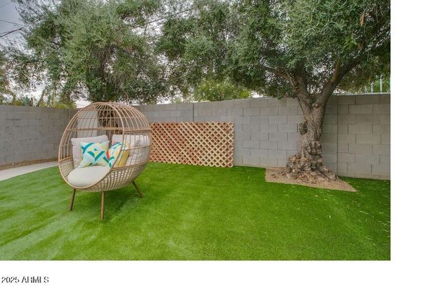 6809 E Earll Drive E, Scottsdale, AZ 85251