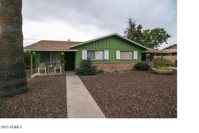 6809 E Earll Drive E, Scottsdale, AZ 85251