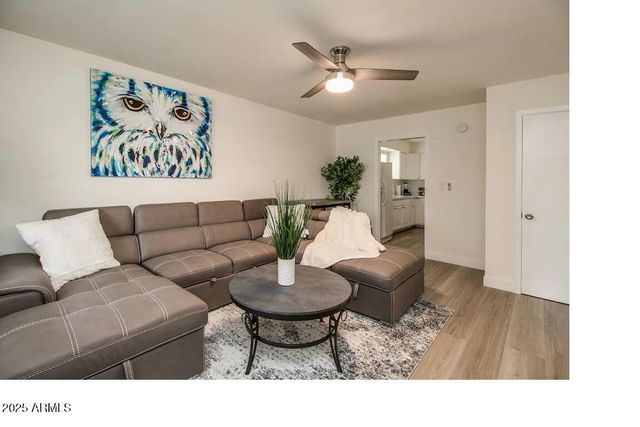 6809 E Earll Drive E, Scottsdale, AZ 85251