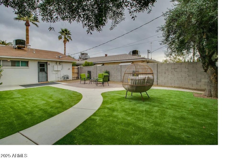 6809 E Earll Drive E, Scottsdale, AZ 85251