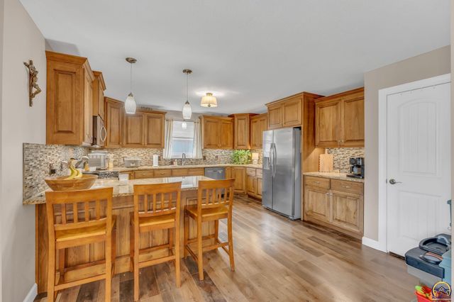 3319 SW 44th St, Topeka, KS 66610