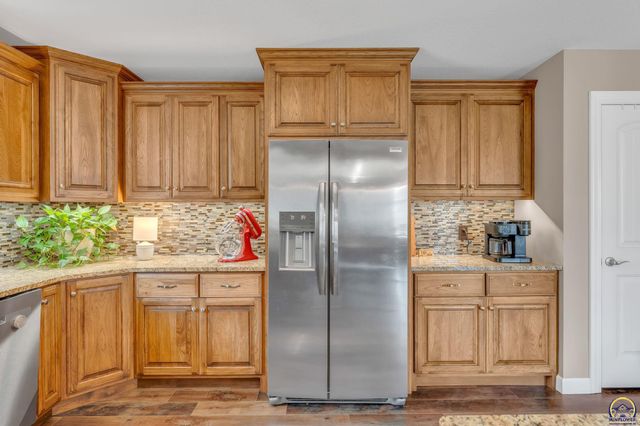 3319 SW 44th St, Topeka, KS 66610