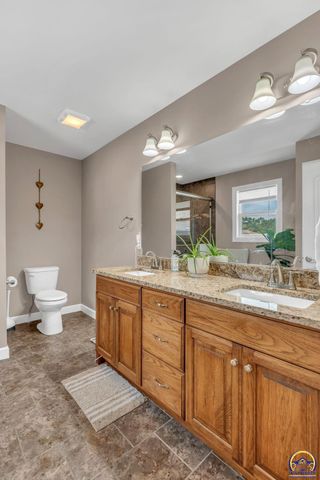 3319 SW 44th St, Topeka, KS 66610