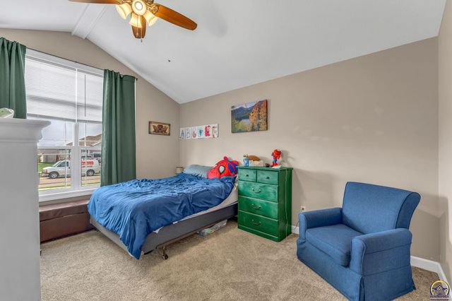 3319 SW 44th St, Topeka, KS 66610