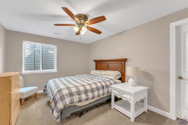 3319 SW 44th St, Topeka, KS 66610