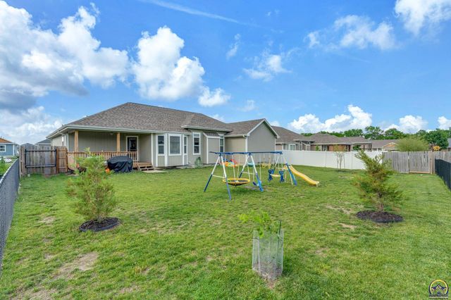 3319 SW 44th St, Topeka, KS 66610