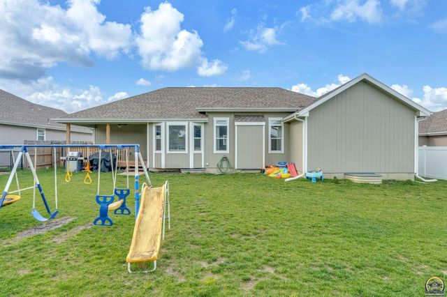 3319 SW 44th St, Topeka, KS 66610