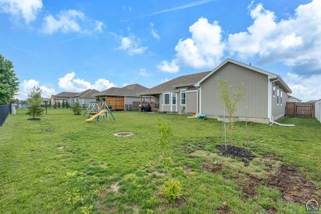 3319 SW 44th St, Topeka, KS 66610