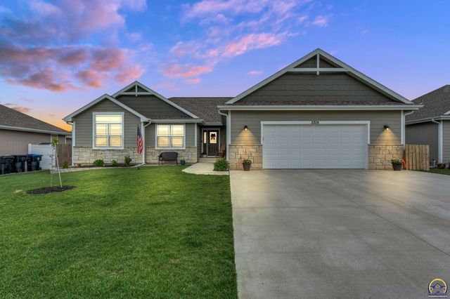 3319 SW 44th St, Topeka, KS 66610