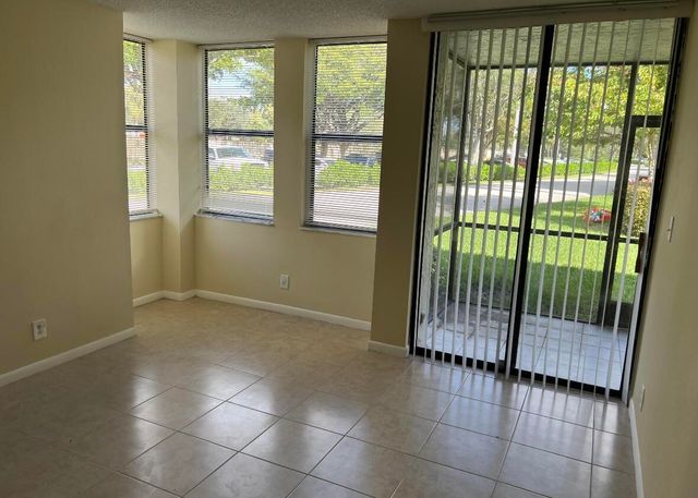 1256 S Military Trail 911, Deerfield Beach, FL 33442