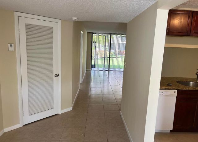 1256 S Military Trail 911, Deerfield Beach, FL 33442