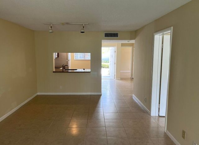 1256 S Military Trail 911, Deerfield Beach, FL 33442