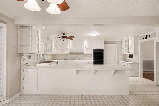 8566 Shoreline Drive, Jonesboro, GA 30236