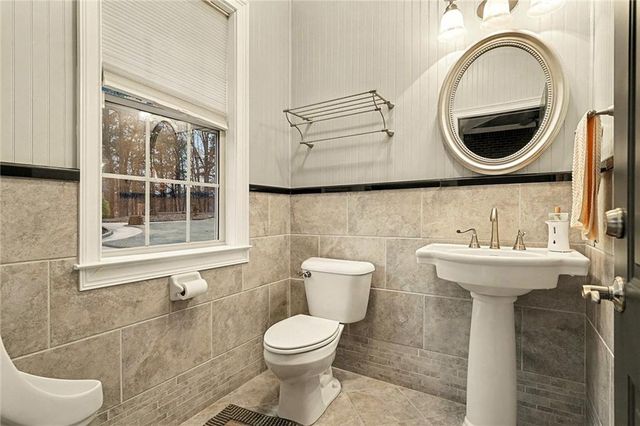 8566 Shoreline Drive, Jonesboro, GA 30236