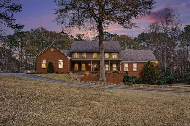 8566 Shoreline Drive, Jonesboro, GA 30236