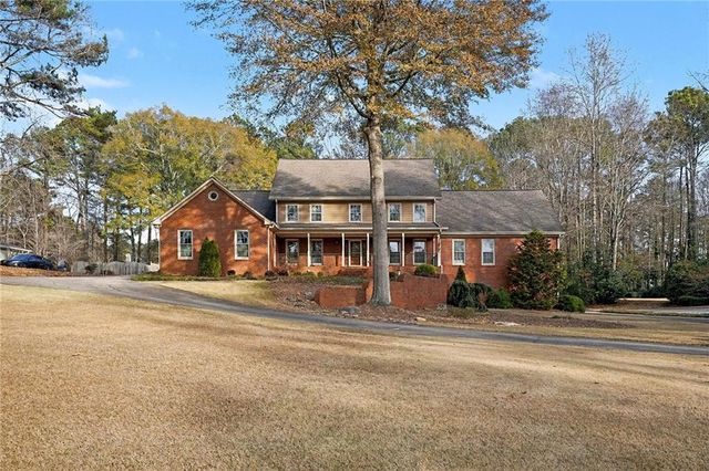 8566 Shoreline Drive, Jonesboro, GA 30236