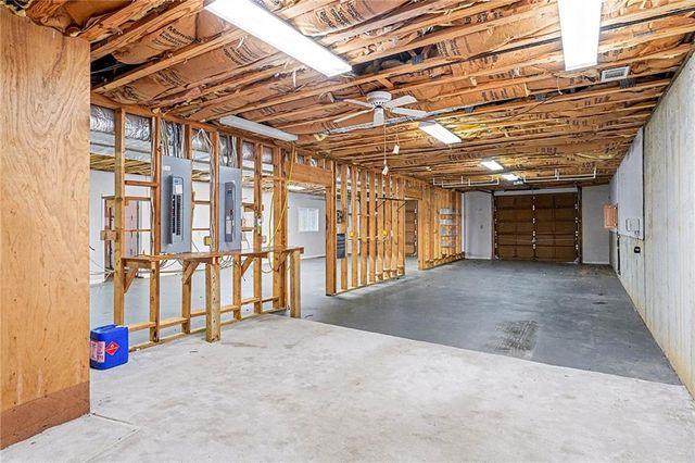 8566 Shoreline Drive, Jonesboro, GA 30236