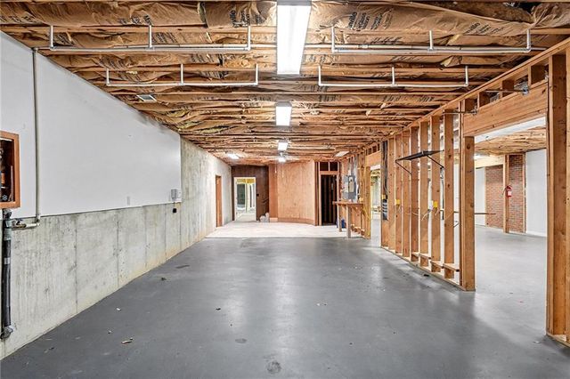 8566 Shoreline Drive, Jonesboro, GA 30236