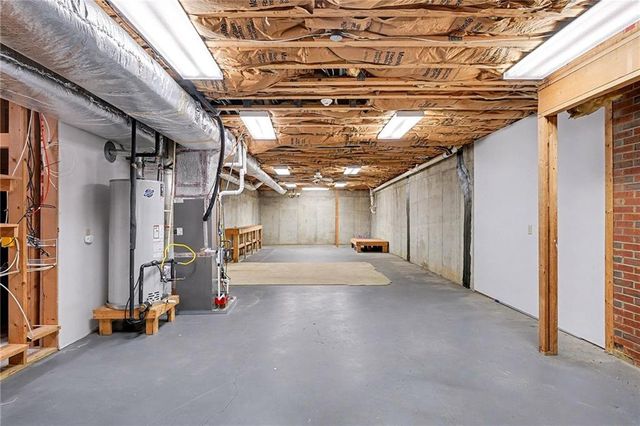 8566 Shoreline Drive, Jonesboro, GA 30236