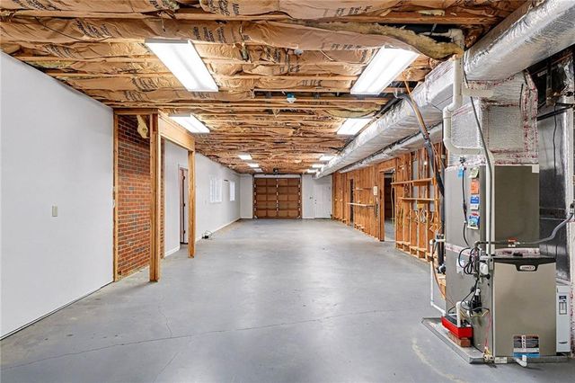 8566 Shoreline Drive, Jonesboro, GA 30236