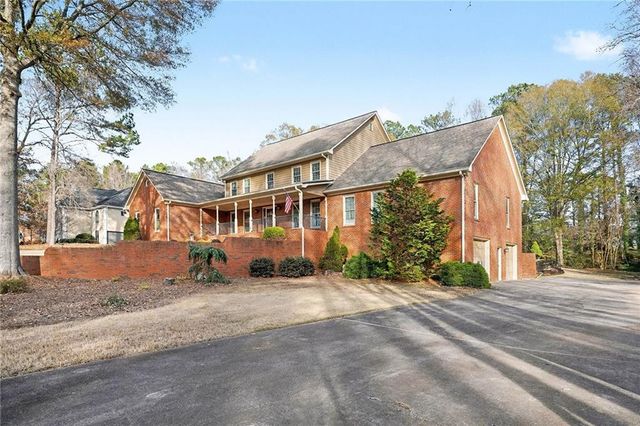 8566 Shoreline Drive, Jonesboro, GA 30236