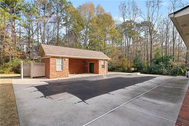 8566 Shoreline Drive, Jonesboro, GA 30236