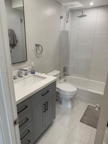 5005 Collins Ave 1525, Miami Beach, FL 33140