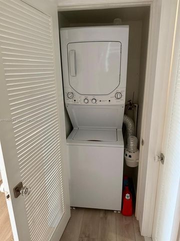 5005 Collins Ave 1525, Miami Beach, FL 33140