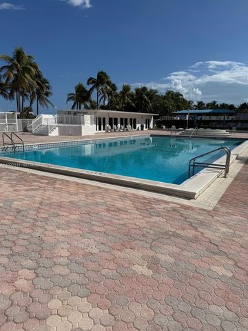 5005 Collins Ave 1525, Miami Beach, FL 33140