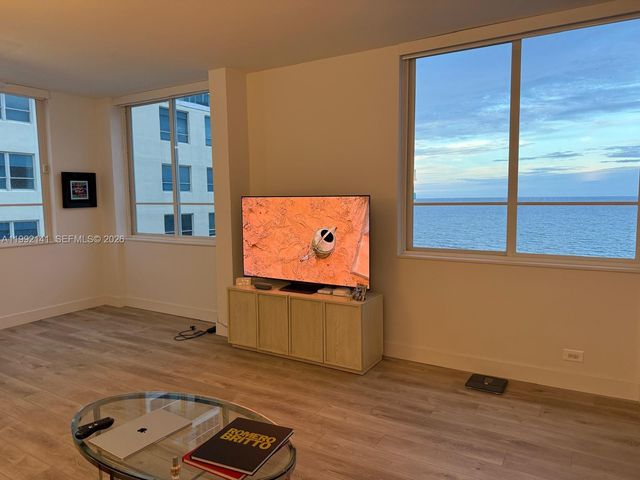 5005 Collins Ave 1525, Miami Beach, FL 33140