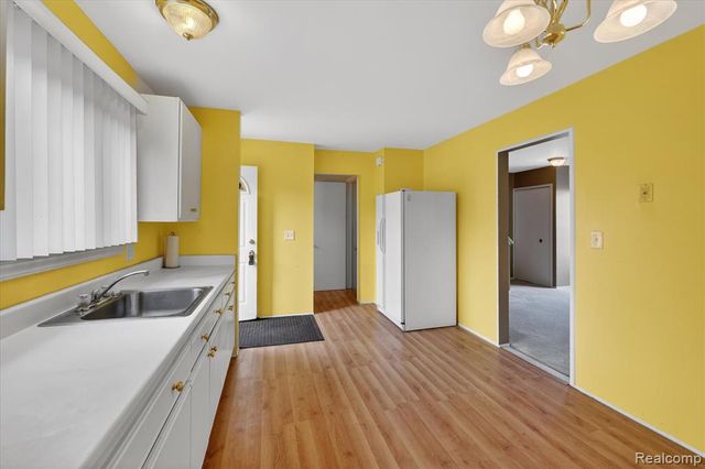 20814 Hunt Drive, Roseville, MI 48066