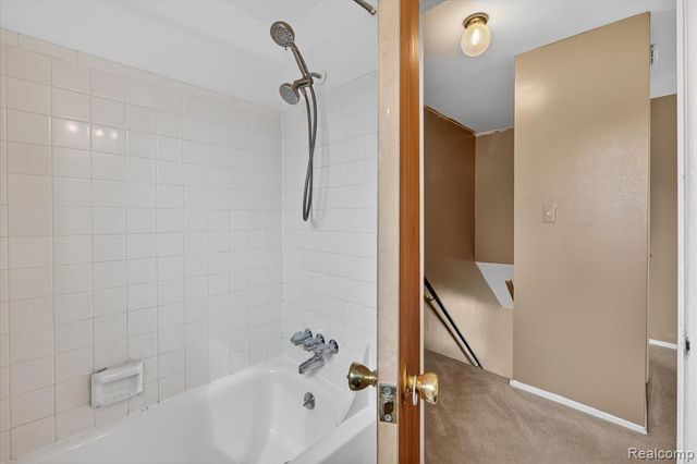 20814 Hunt Drive, Roseville, MI 48066