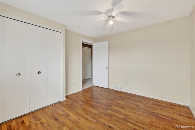 20814 Hunt Drive, Roseville, MI 48066