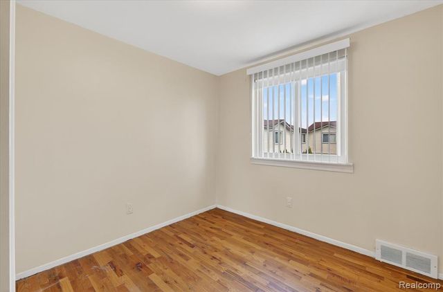 20814 Hunt Drive, Roseville, MI 48066