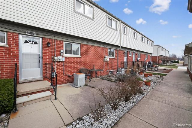 20814 Hunt Drive, Roseville, MI 48066