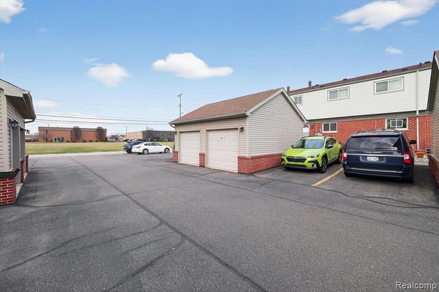 20814 Hunt Drive, Roseville, MI 48066