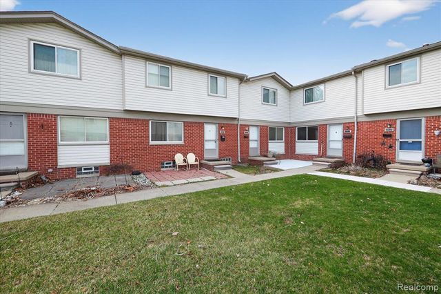 20814 Hunt Drive, Roseville, MI 48066