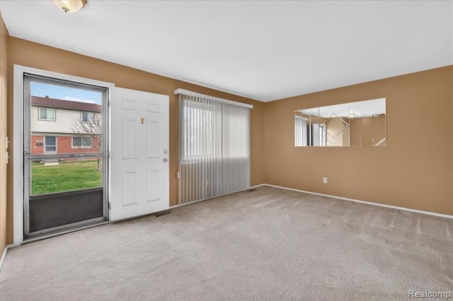 20814 Hunt Drive, Roseville, MI 48066