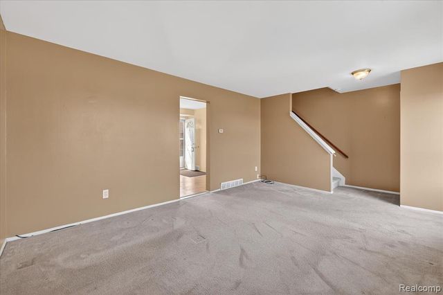 20814 Hunt Drive, Roseville, MI 48066