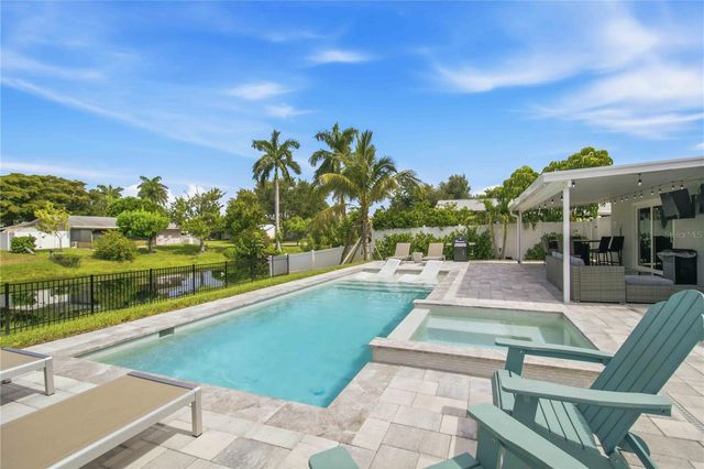 920 68TH STREET NW, Bradenton, FL 34209