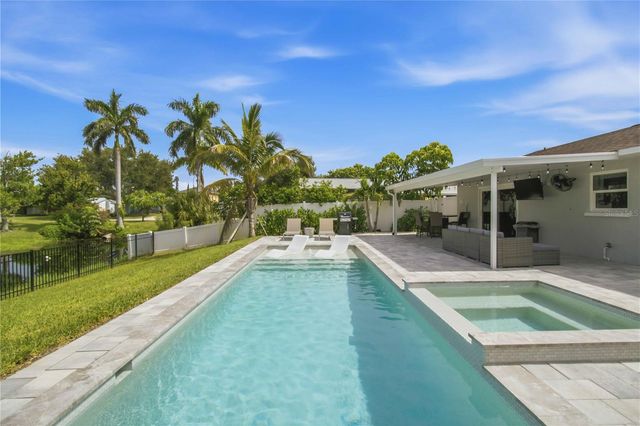 920 68TH STREET NW, Bradenton, FL 34209