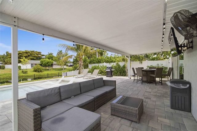 920 68TH STREET NW, Bradenton, FL 34209