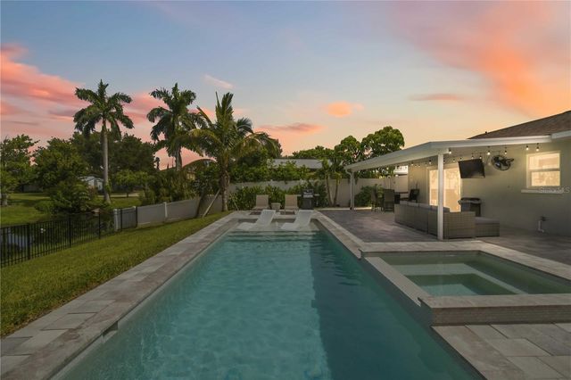 920 68TH STREET NW, Bradenton, FL 34209