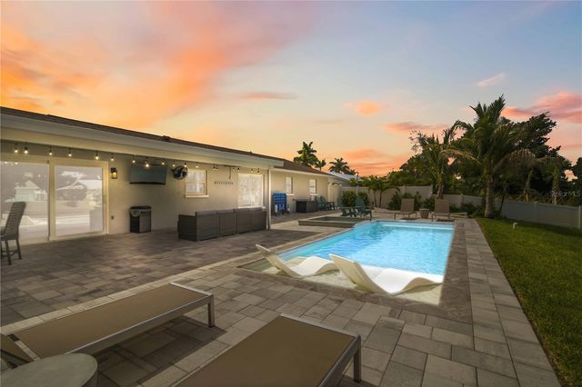 920 68TH STREET NW, Bradenton, FL 34209