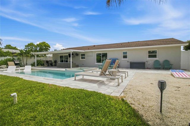 920 68TH STREET NW, Bradenton, FL 34209
