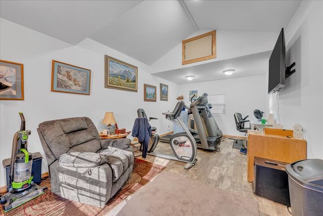 2694 Powers Bridge Rd, Manchester, TN 37355