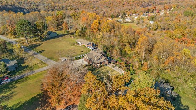 2694 Powers Bridge Rd, Manchester, TN 37355