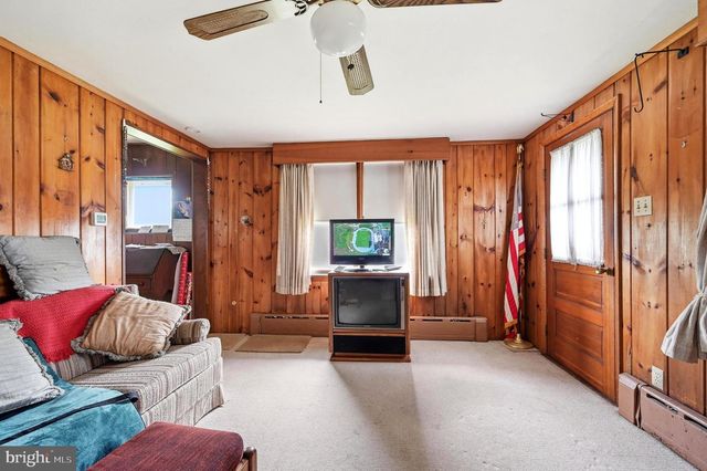 333 S 4TH ST, Perkasie, PA 18944